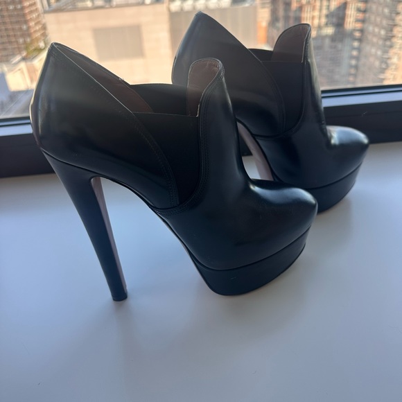 Alaia Black Leather and Elastic Panel Ankle Boots Size 38.5 - Picture 5 of 7